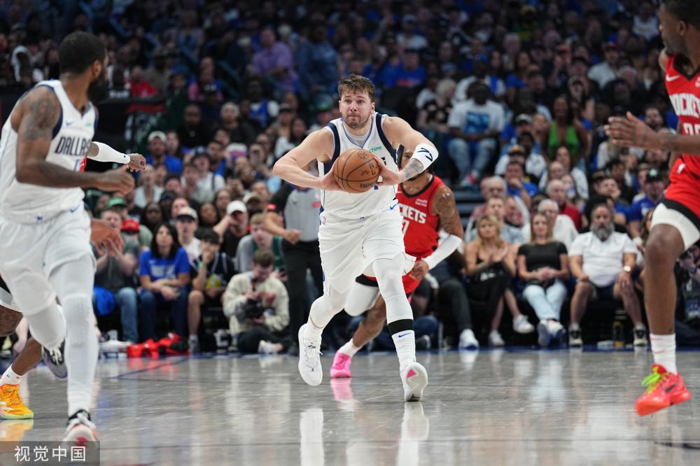 队正向着冠 队正向着冠