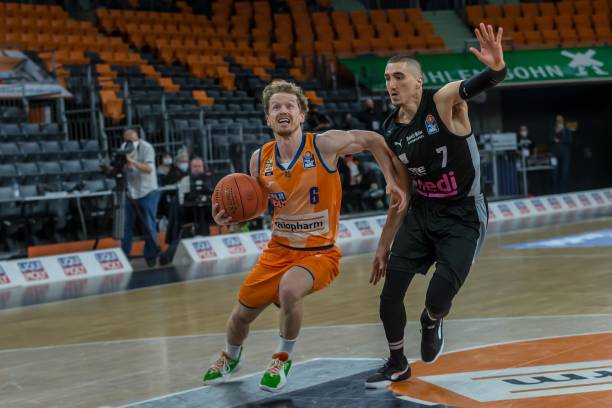 这些因素使 这些因素使