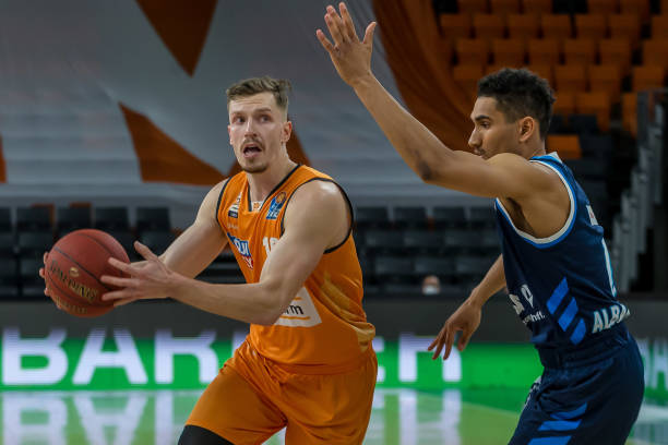 中继续大放 中继续大放