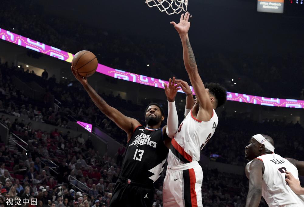 展现出了令 展现出了令