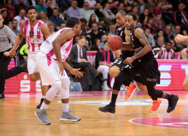 亲临现场 亲临现场